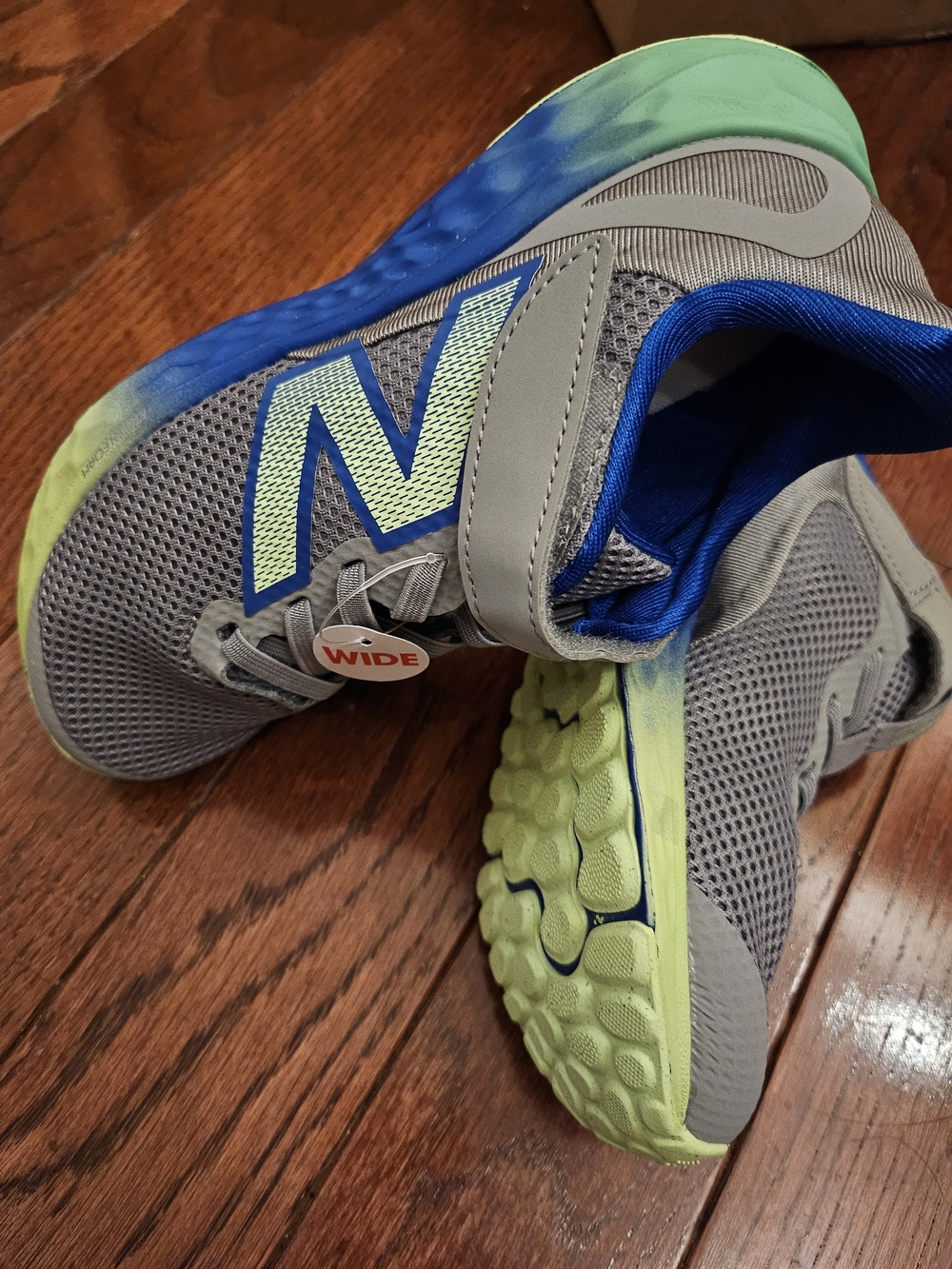 New Balance Fresh Foam Arishi v4 Bungee Lace with Top Strap Size 2 Wide